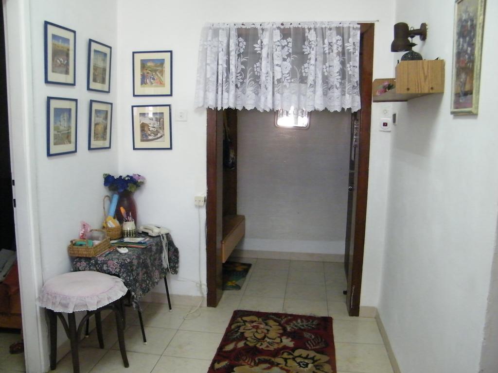 Stella Maris Hosting Apartment Haifa Room photo