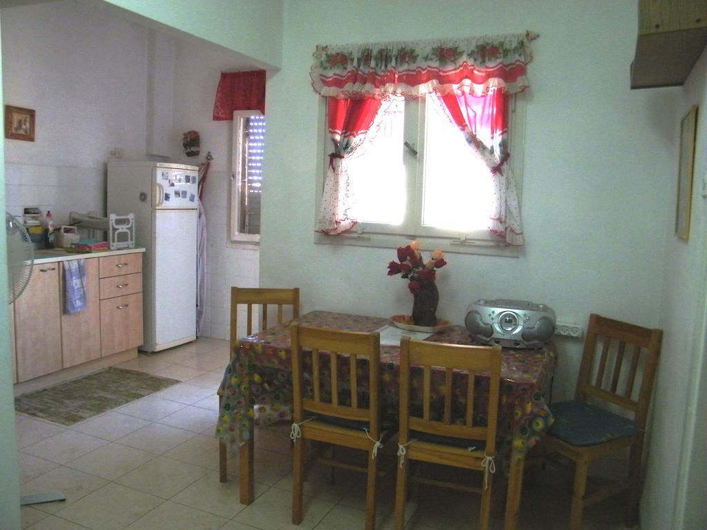 Stella Maris Hosting Apartment Haifa Room photo